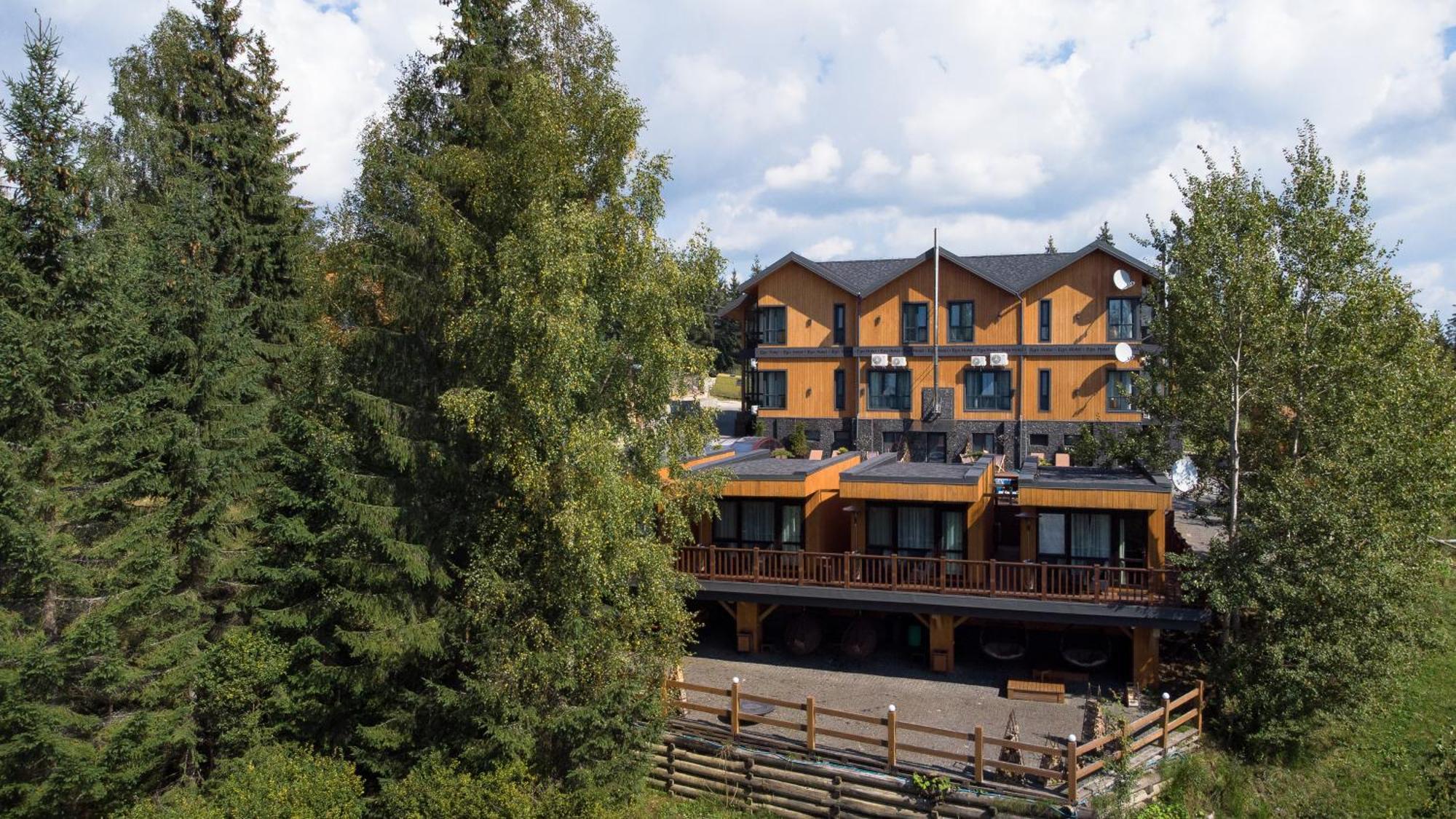 Ego Hotel Yablunytsia Buitenkant foto